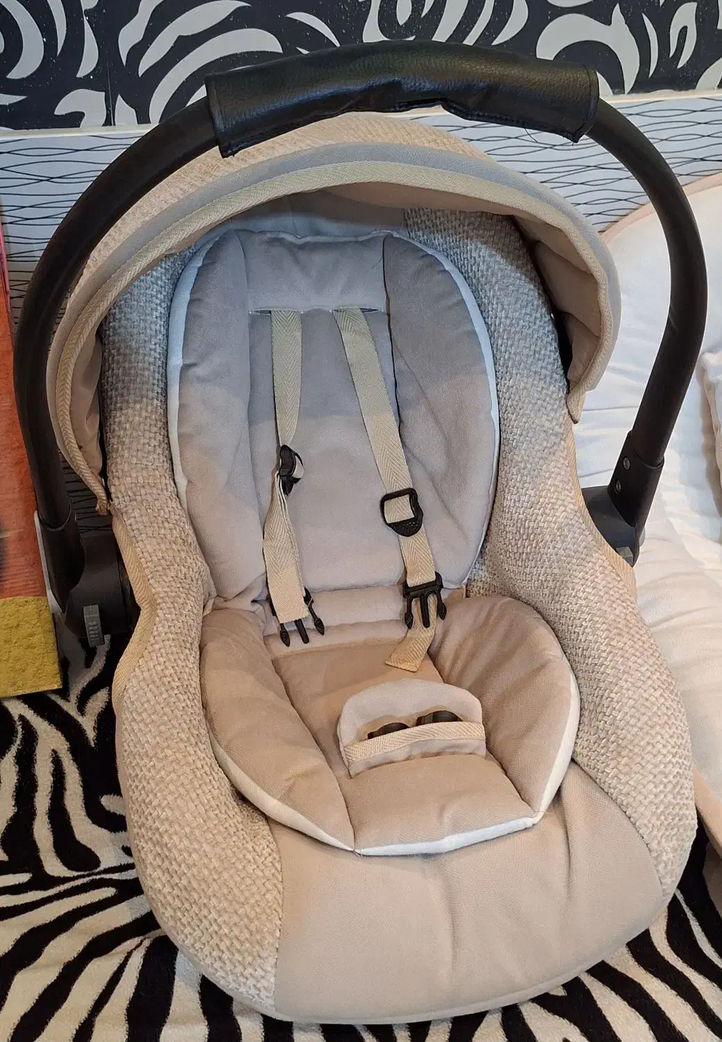 کریر ، جا خواب و آغوشی، گیتار|کالسکه و لوازم جانبی|کرج, کرج نو|دیوار