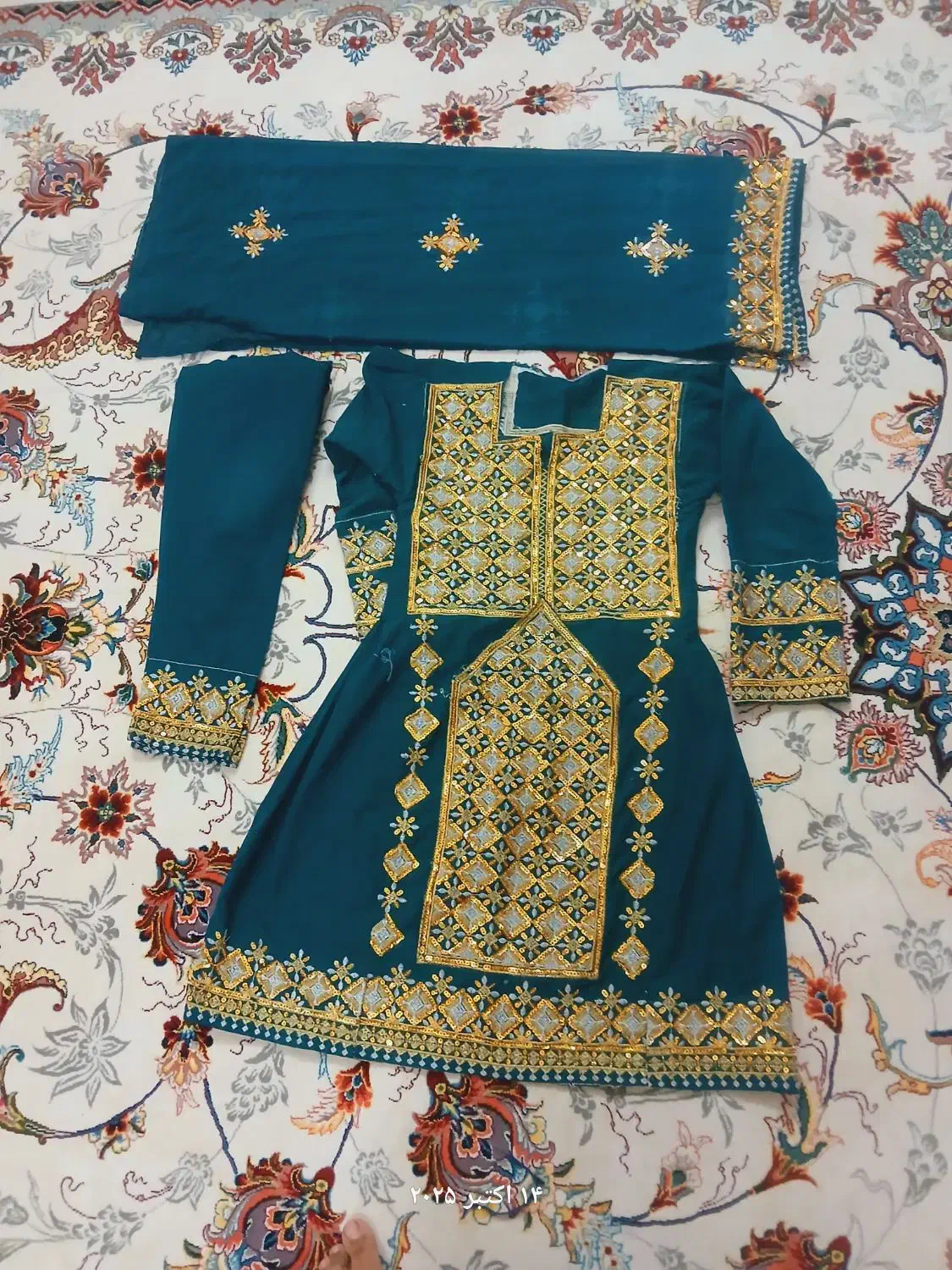 لباس کودک|لباس|زارچ, |دیوار