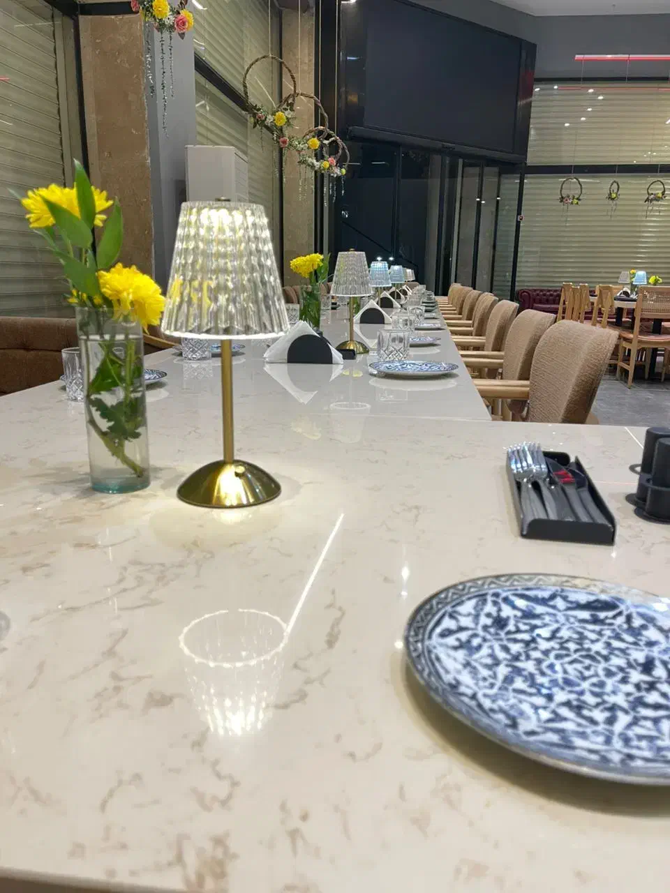 مهماندار خانم|استخدام خدمات فروشگاه و رستوران|خرم‌آباد, |دیوار