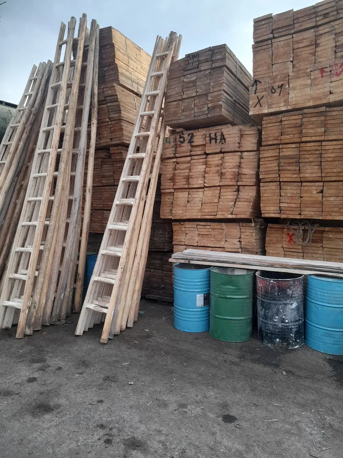 بنگاه تخته بشکه نردبان چوبی بنایی الوار روسی فرغون|حراج|تهران, خاوران|دیوار