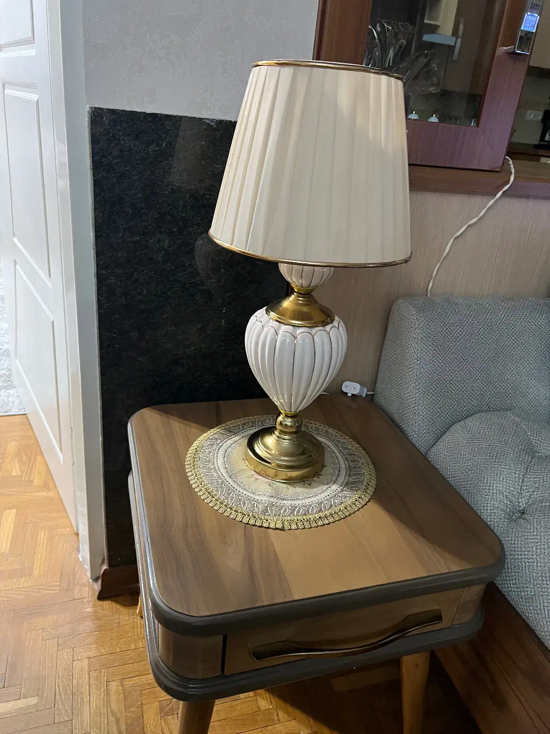 یک عدد نو|چراغ خواب و آباژور|تبریز, |دیوار