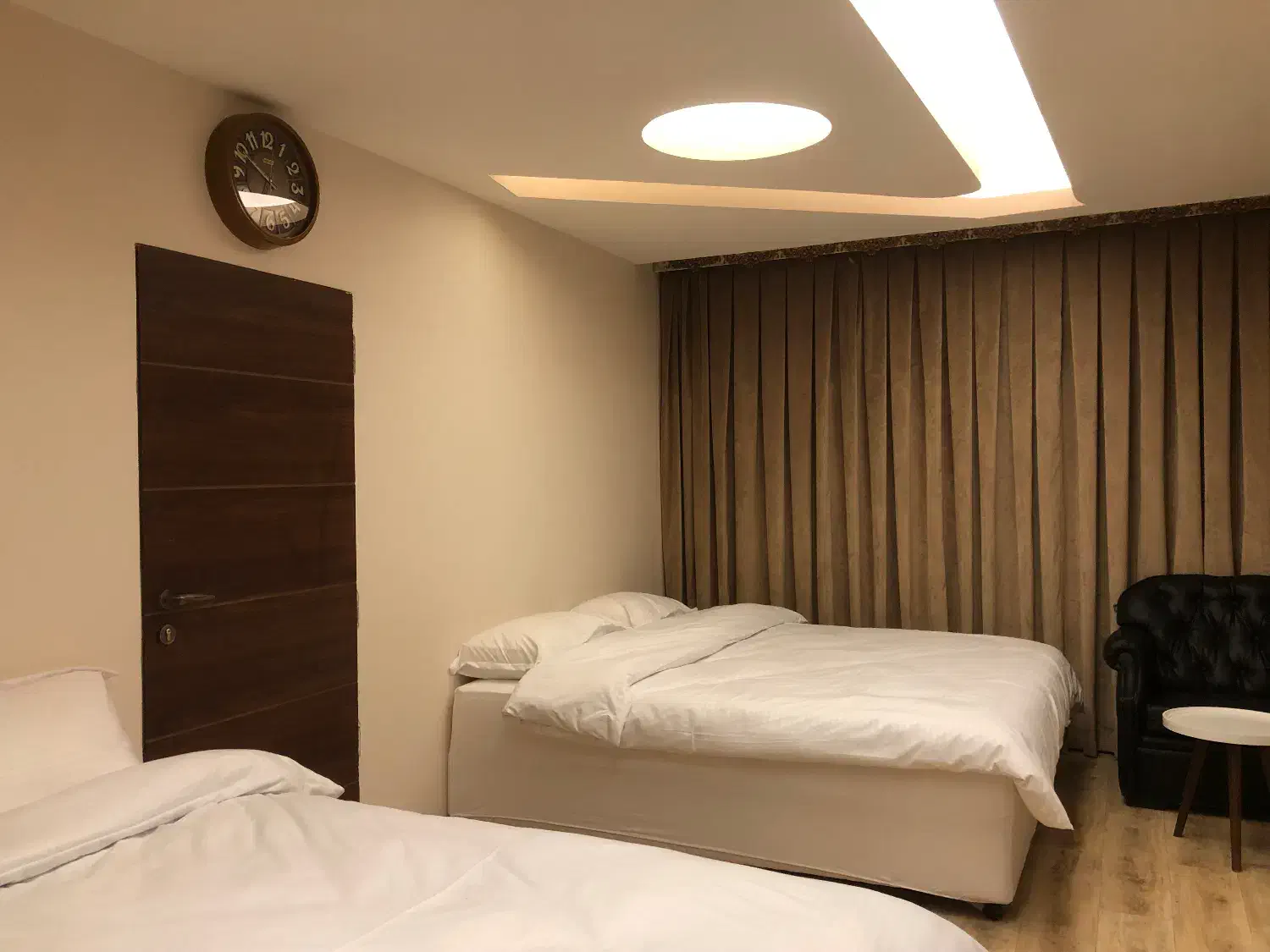 اجاره روزانه هتل آپارتمان (نزدیک حرم)|اجارهٔ کوتاهمدت آپارتمان و سوئیت|قم, عشقعلی|دیوار