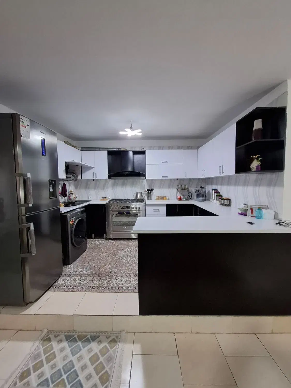 97متری۲خواب مجتمع اساتید باپارکینگ تخلیه فوری|اجارهٔ آپارتمان|ماهدشت, |دیوار