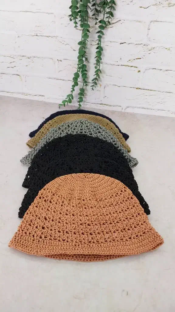 کلاه های دستبافت ماتیلدا|لباس|پرند, فاز ۳|دیوار