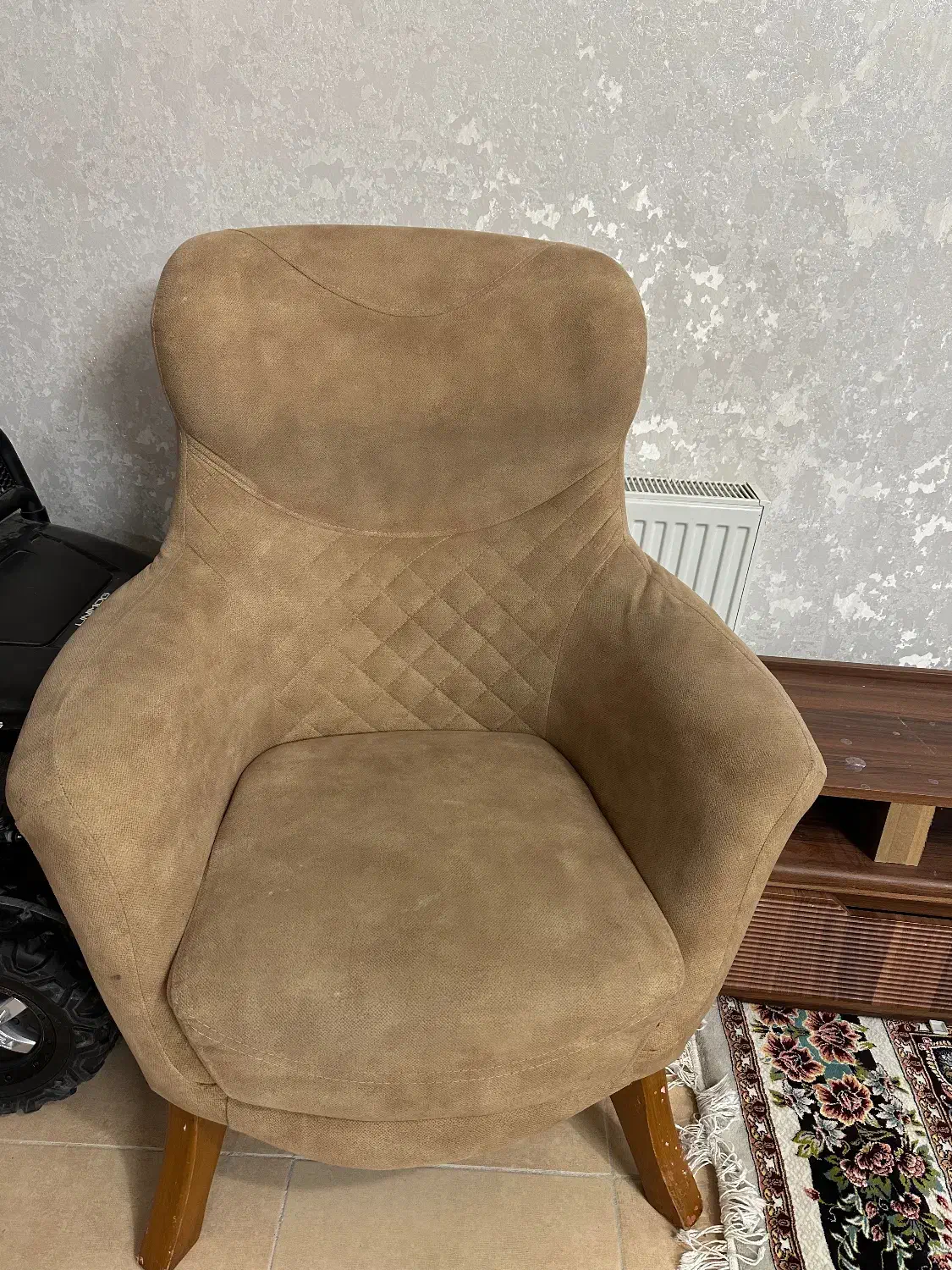 مبل هفت نفره  تمیز و مرتب|مبلمان خانگی و میز عسلی|زرقان, |دیوار