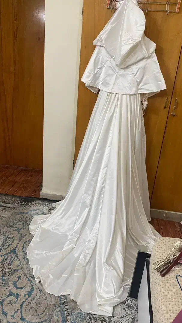 لباس عروس یکبار پوشیده شده.تعمیراتی|لباس|تهران, تاکسیرانی|دیوار