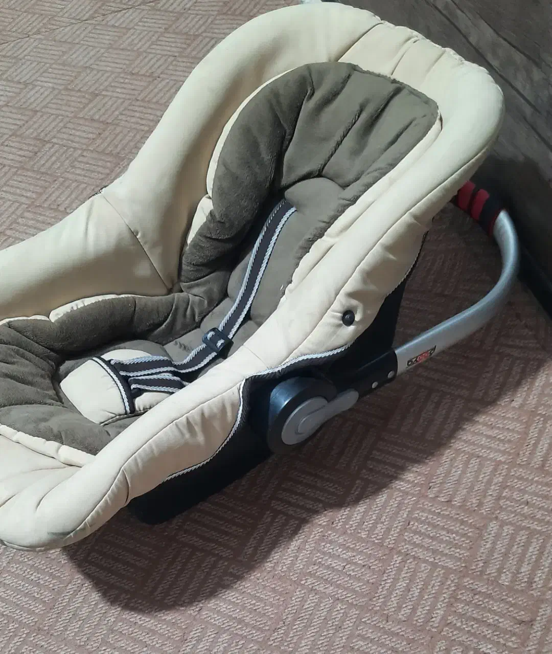 کریر|کالسکه و لوازم جانبی|دوگنبدان, |دیوار