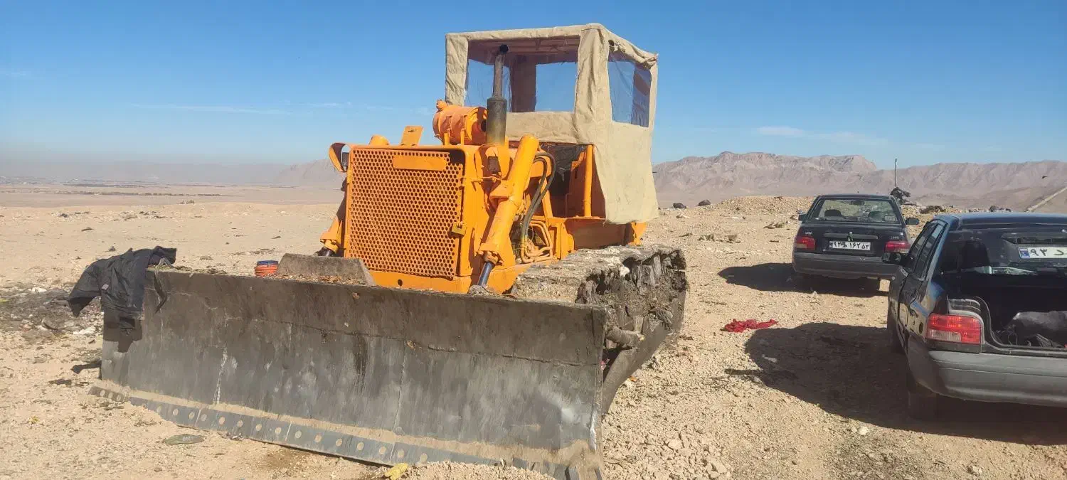 بلدوزر فیات آلیس ده شیش|خودرو سنگین|شاهین‌شهر, مورچه خورت|دیوار