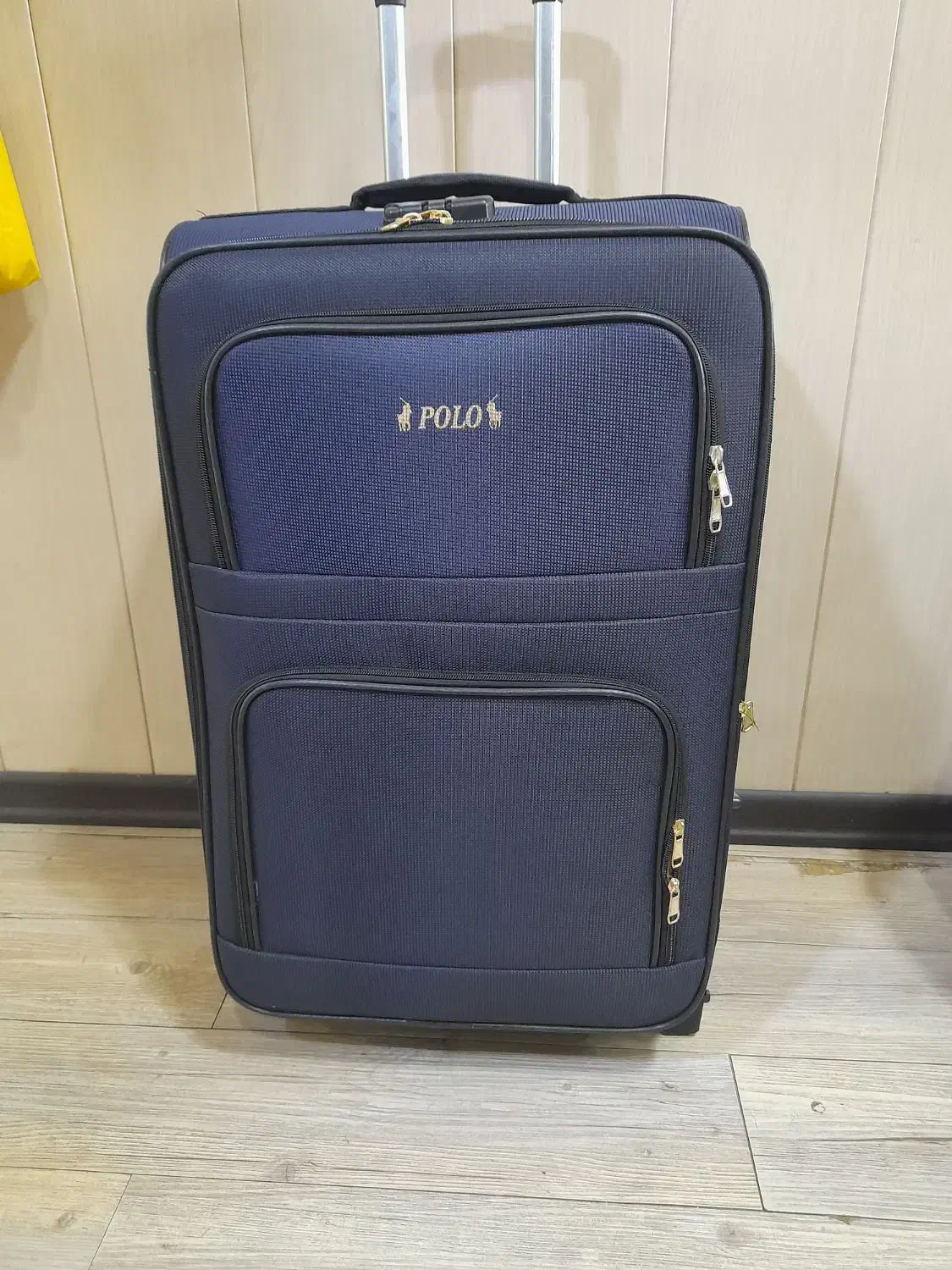 چمدان|کیف، کفش، کمربند|پردیس, فاز ۱|دیوار