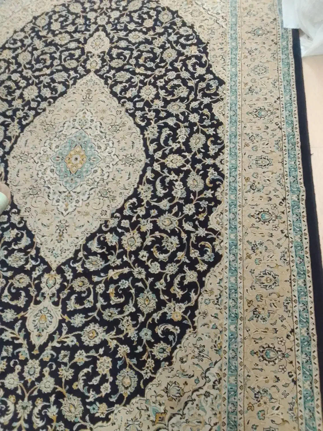 دو فرش شش م و یک نه م|فرش|شهریار, رزکان|دیوار