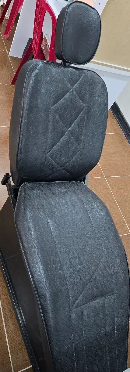 صندلی سالن زیبایی|آرایشگاه و سالن‌های زیبایی|آبدانان, |دیوار