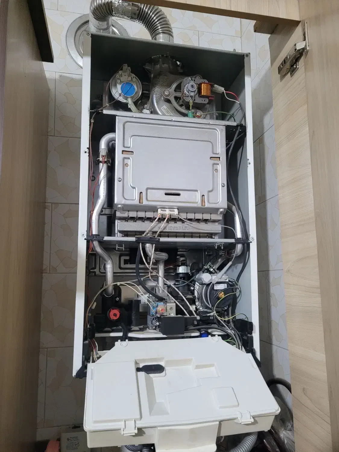 قطعات پکیج دیواری و تعمیر قطعات|آبگرمکن، پکیج، شوفاژ|شهمیرزاد, |دیوار