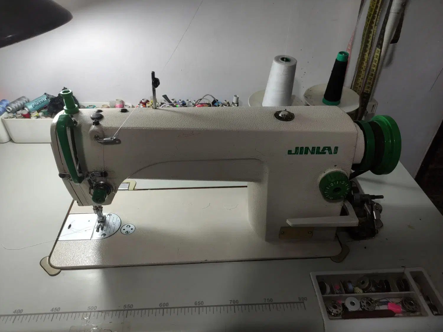 چرخ خیاطی راسته دوز|چرخ خیاطی و ریسندگی|صدرا-فارس, فاز ۱|دیوار