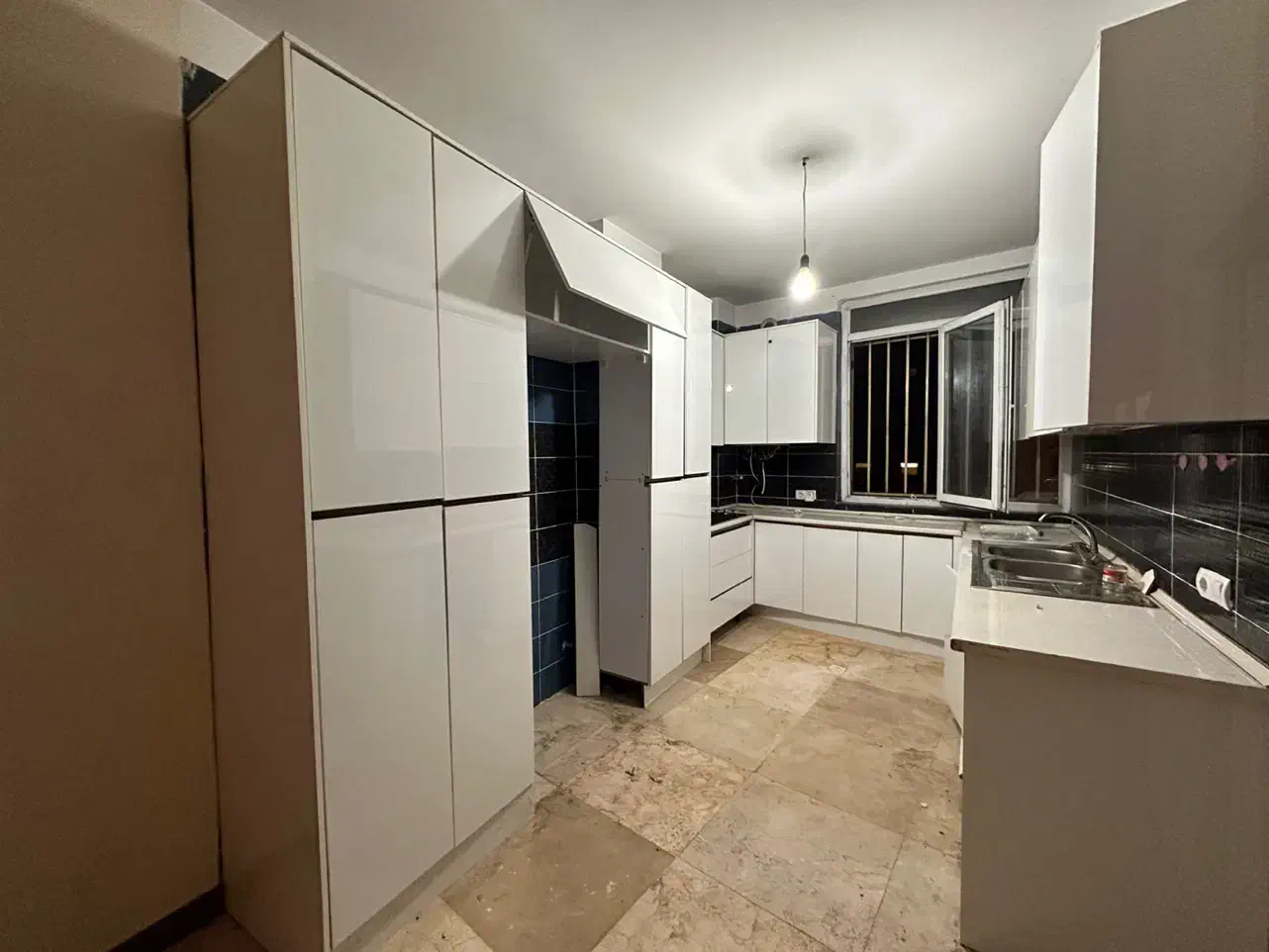 ۵۰ متر . با آسانسور. خیام جنوبی|فروش آپارتمان|تهران, مولوی|دیوار