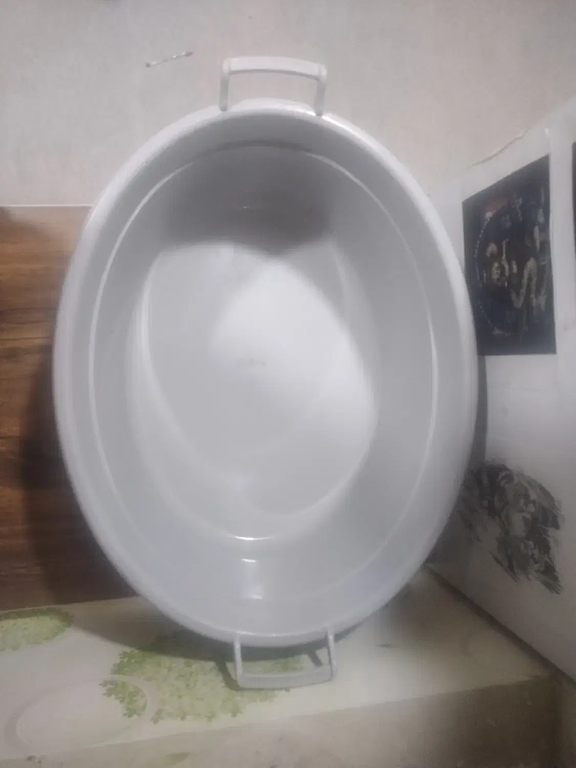 تشت باارتفاع ۹/۵و طول ۶۲ و عرض ۵۰  سانتی متر|ظروف نگهدارنده، پلاستیکی، یک‌بارمصرف|عنبرآباد, |دیوار