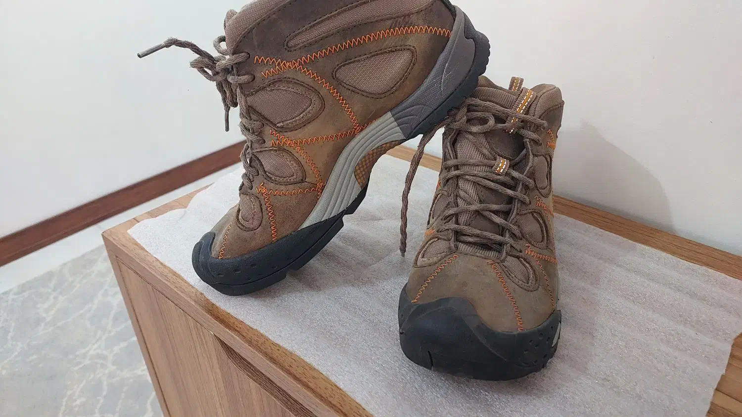 کفش برند KEEN سایز 39 .25.5 سانت|کیف، کفش، کمربند|همدان, |دیوار