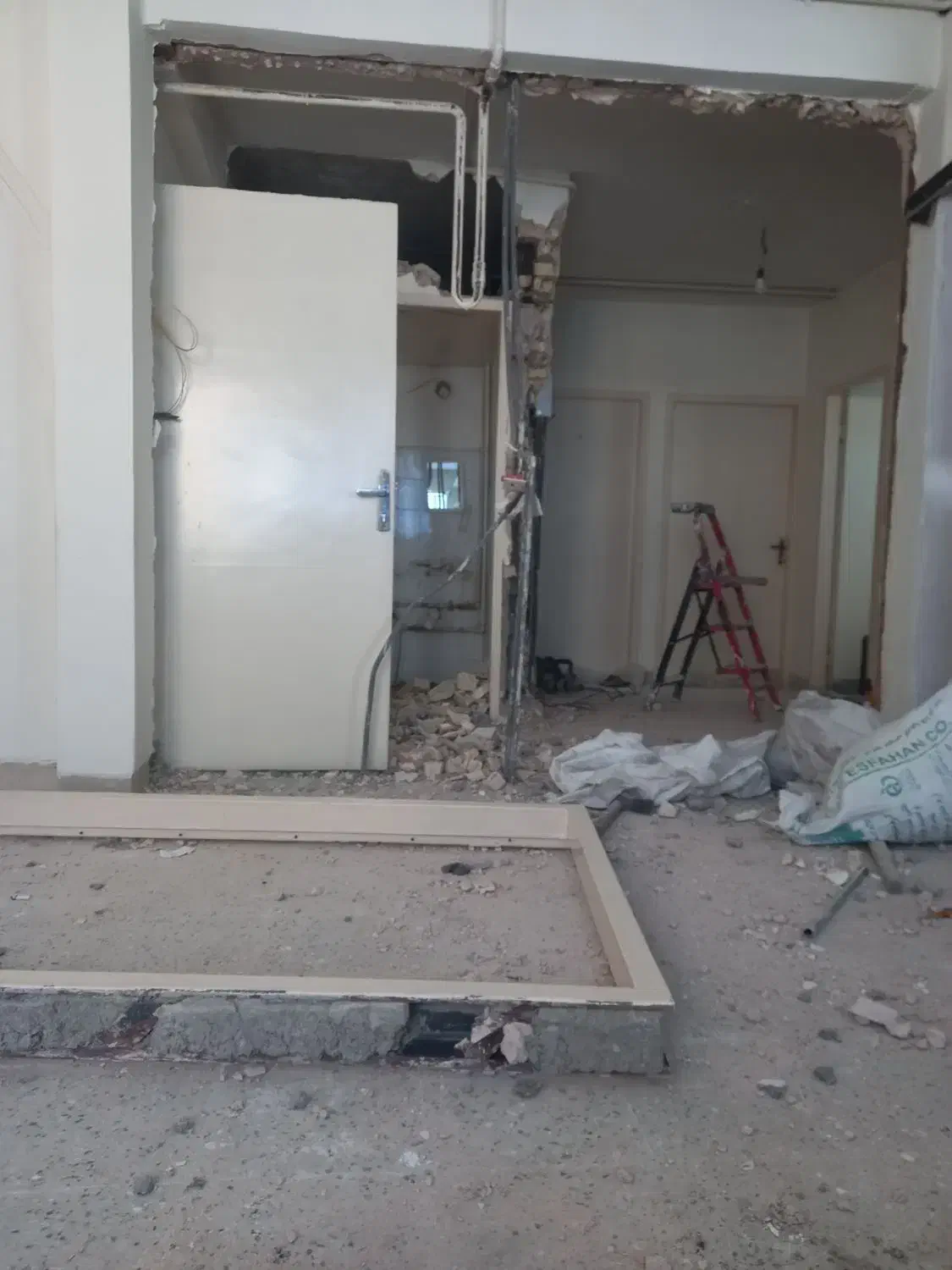 تخریب و بازسازی کامل|خدمات پیشه و مهارت|فولادشهر, C3|دیوار