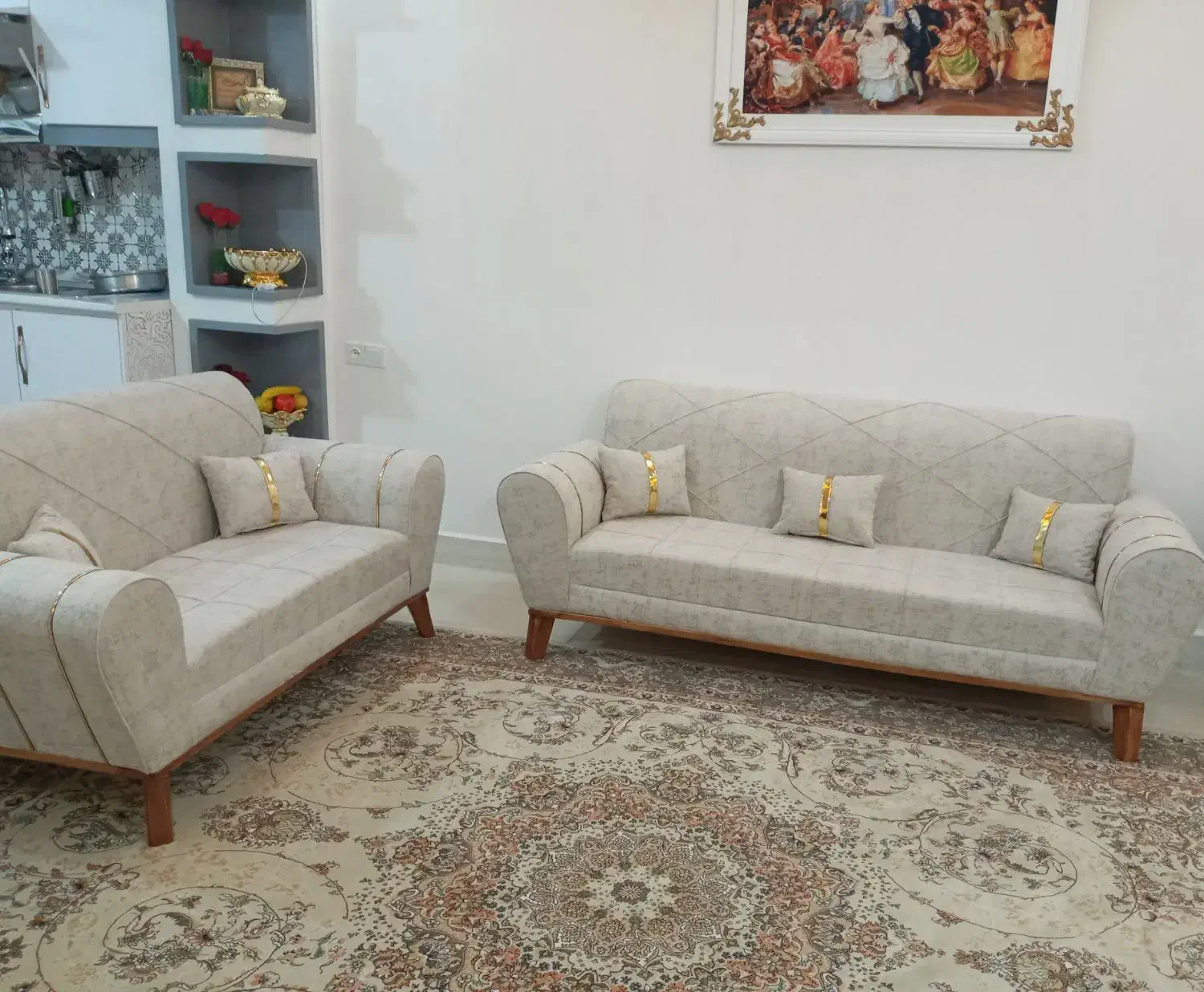 مبلمان نو دو ماه خریدم بعلت جابجایی میفروشم|مبلمان خانگی و میز عسلی|کوهدشت, |دیوار