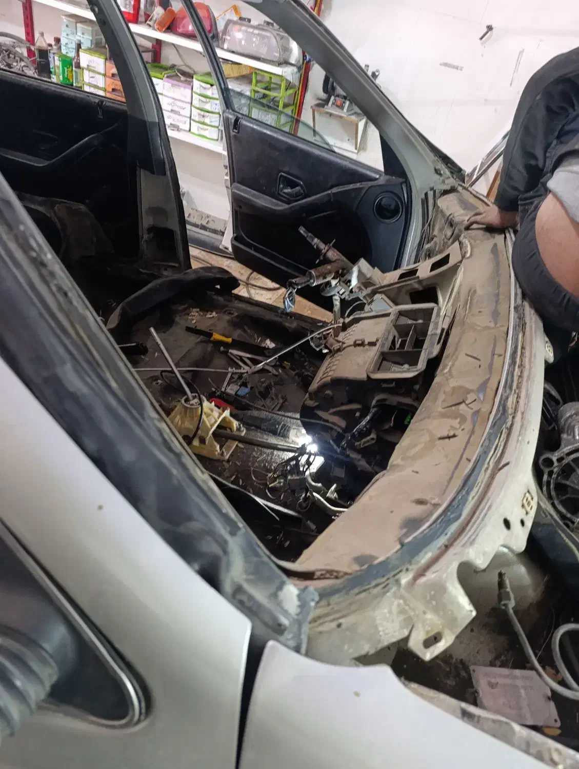 لوازم استوک پژو و پراید موجود هست|قطعات یدکی و لوازم جانبی|نیشابور, بنیاد شهید|دیوار