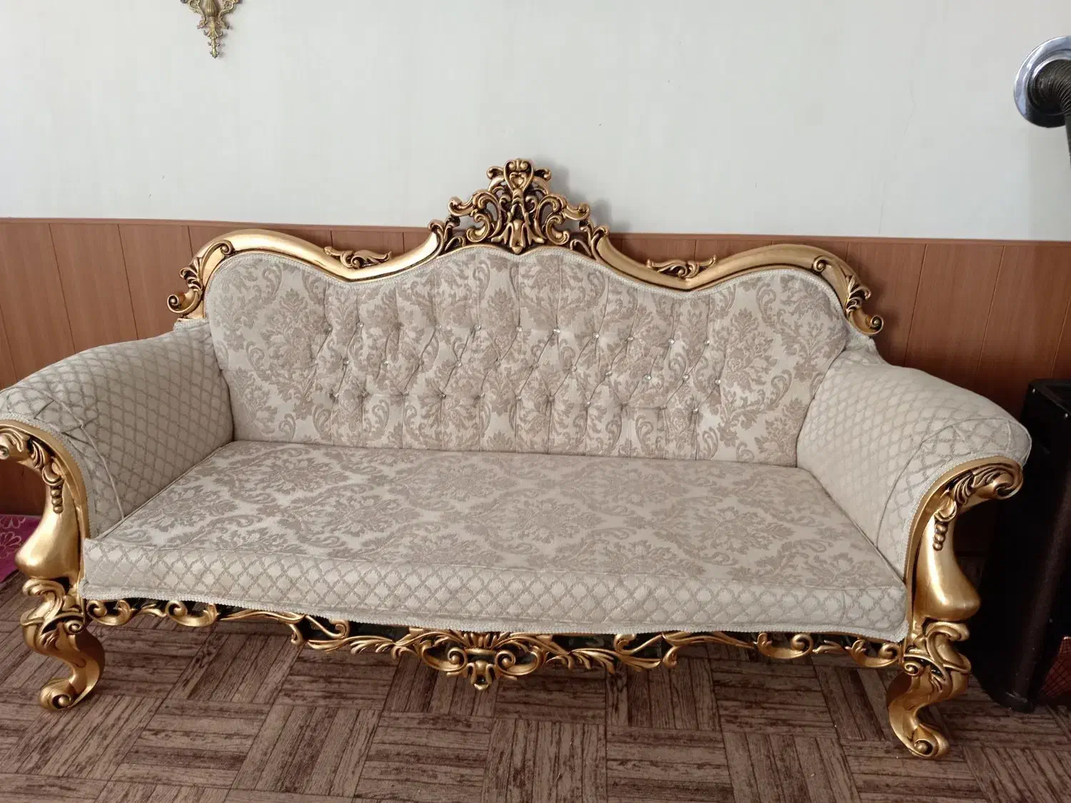 مبل سلطنتی ۹ نفره همراه با میز غذا خوری چهارنفره|مبلمان خانگی و میز عسلی|مرند, |دیوار