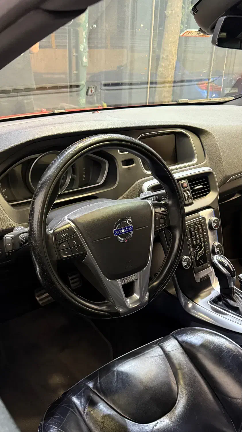 نوترین ولوو کم کارکرد|خودرو سواری و وانت|تهران, زعفرانیه|دیوار