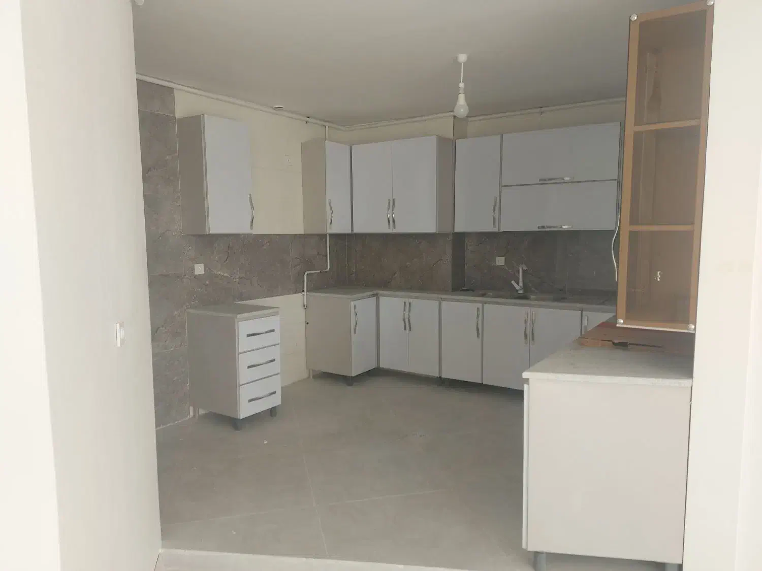 واحد ۱۰۰متری خیابان ابوذرجنوبی|اجارهٔ آپارتمان|کرمان, |دیوار