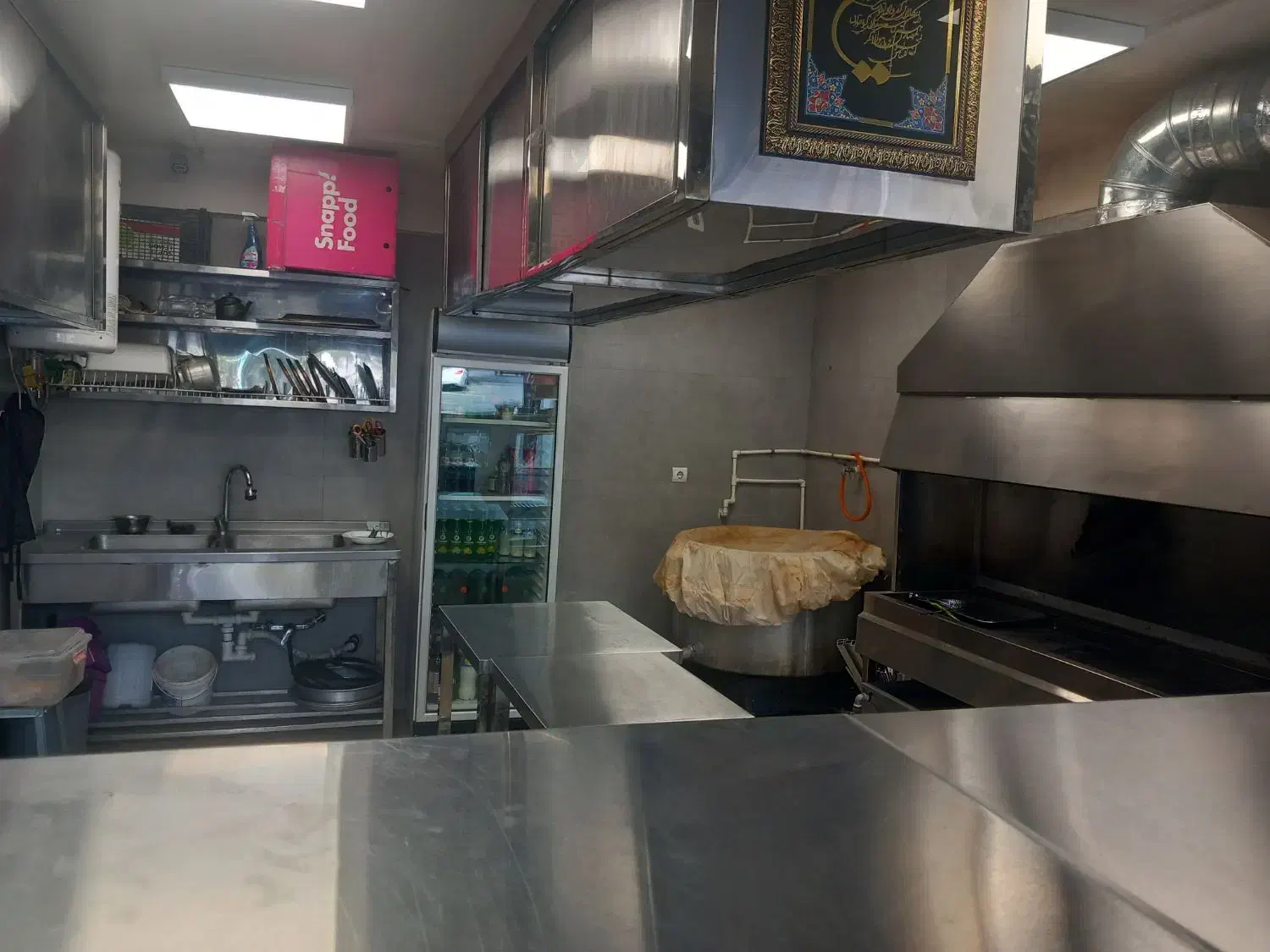 آشپز ماهر نیازمندیم|استخدام خدمات فروشگاه و رستوران|تهران, والفجر (افسریه)|دیوار