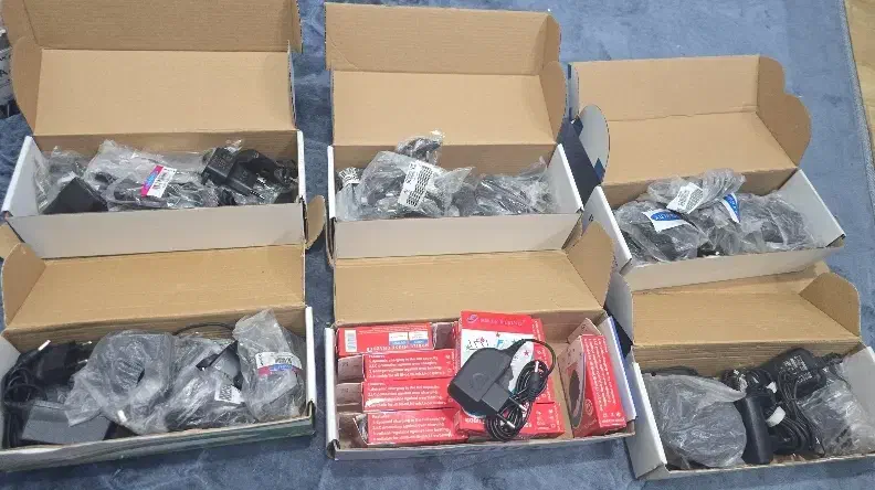 شارژر قدیمی سوزنی ریز و درشت و نوکیا ای|لوازم جانبی موبایل و تبلت|نیشابور, شهرک فرهنگیان|دیوار