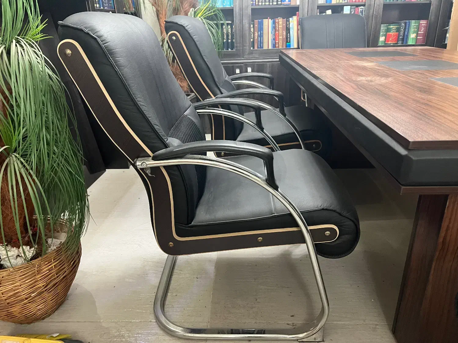 میز و صندلی کنفرانس اداری|دفتر کار|شیراز, ارم|دیوار