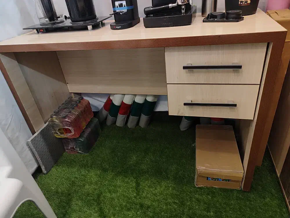 میز|مبلمان اداری|بیرجند, |دیوار