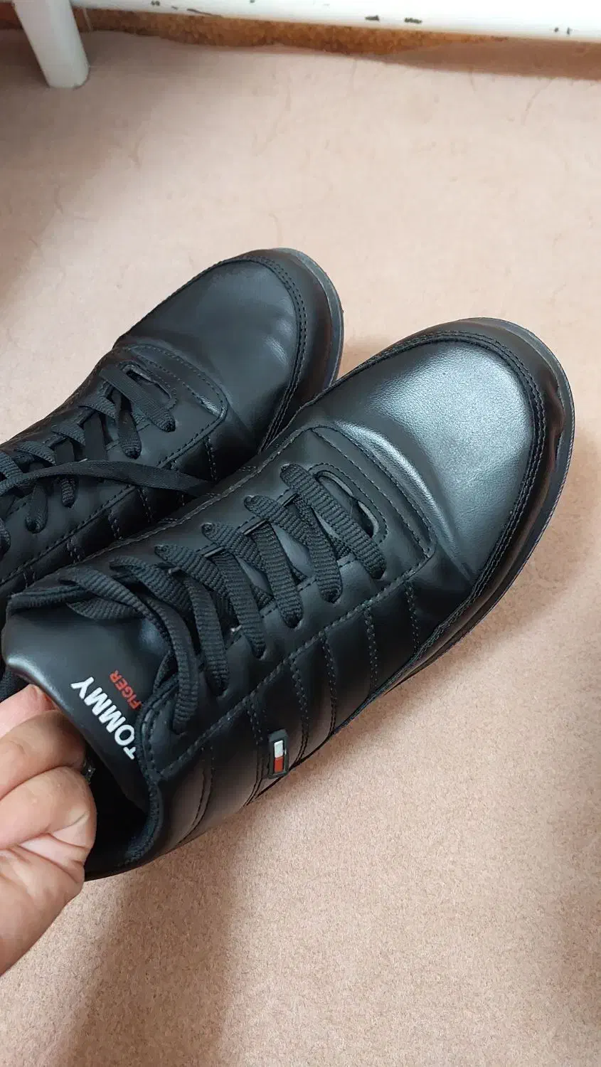 کفش اسپرت خارجی سایز۴۲قیمت یک ملیون|کیف، کفش، کمربند|خوی, |دیوار