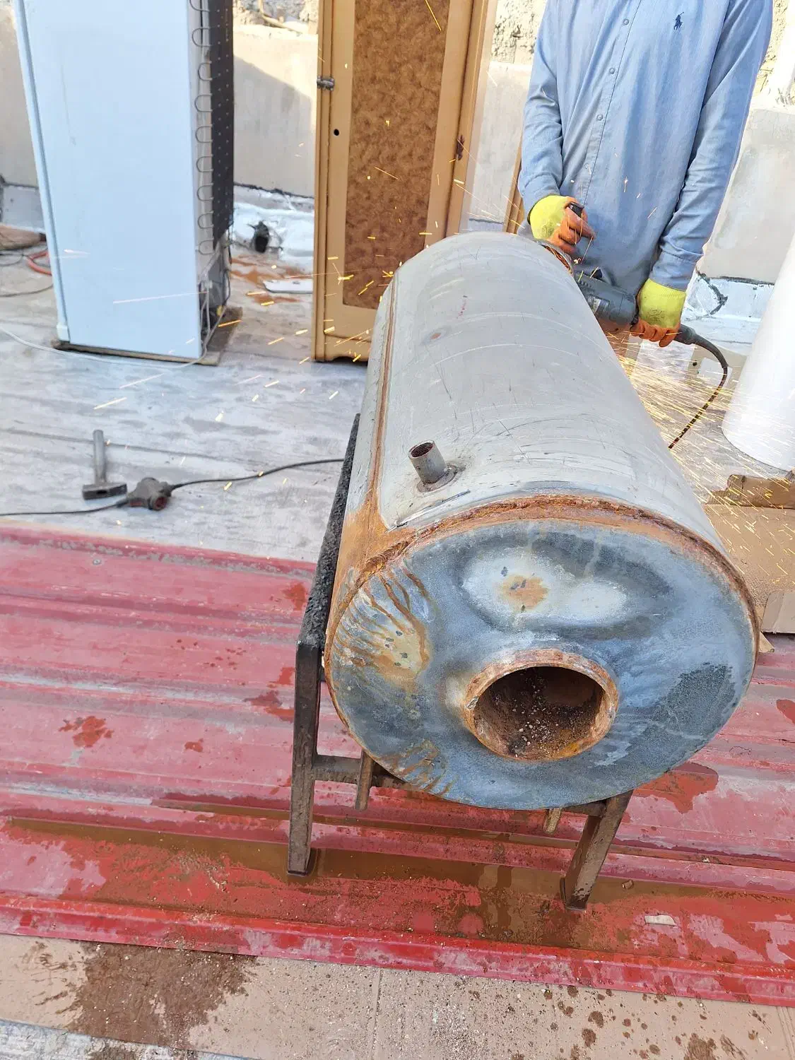 نصب و تعمیر انواع آبگرمکن در منزل و کارگاه|آبگرمکن، پکیج، شوفاژ|ارومیه, |دیوار