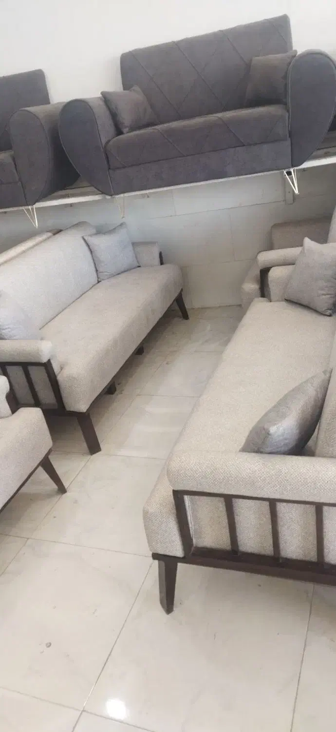 مبل پفکی و پنجره ای رنگ  سفید|مبلمان خانگی و میز عسلی|شیروان (خراسان), |دیوار