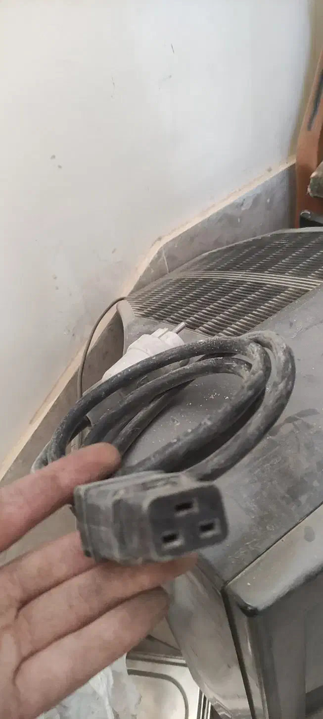 کابل پاور m30|قطعات و لوازم جانبی رایانه|اصفهان, برازنده|دیوار