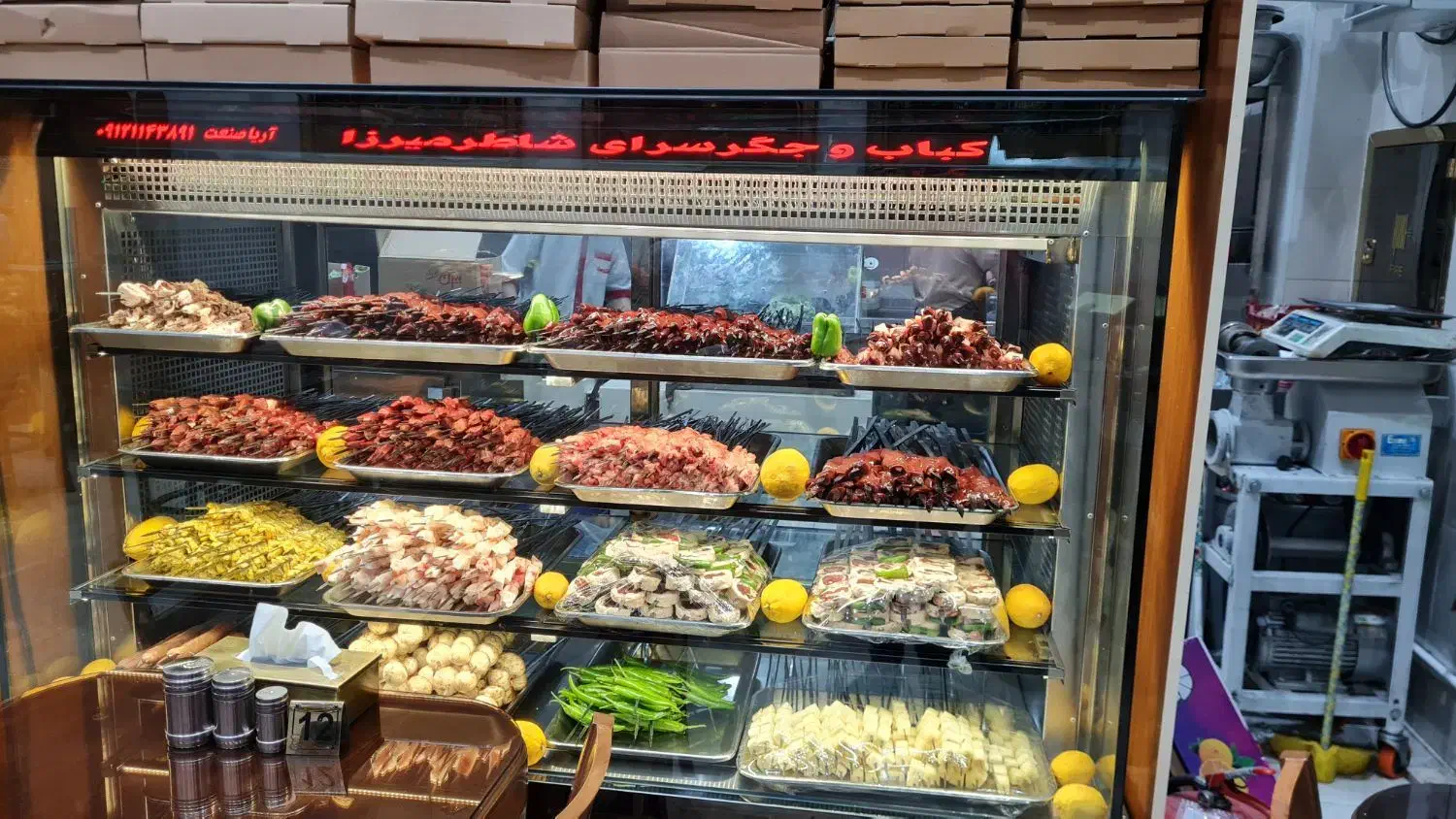 منقل دار جگرکی وتخته کار|استخدام خدمات فروشگاه و رستوران|تهران, شهرک آزمایش|دیوار