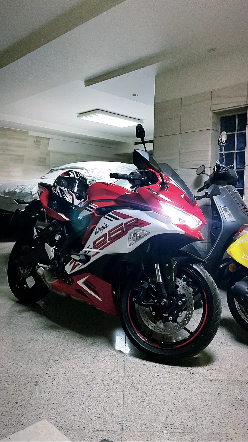 Kawasaki Zx25R|موتورسیکلت|تهران, پاسداران|دیوار