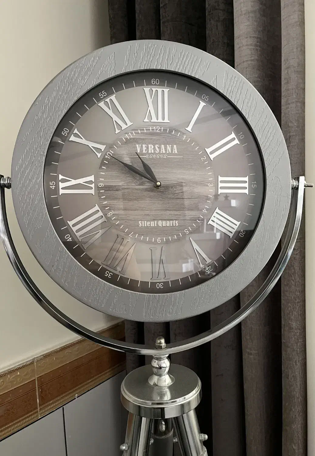 ساعت ایستاده|ساعت|ایذه, |دیوار