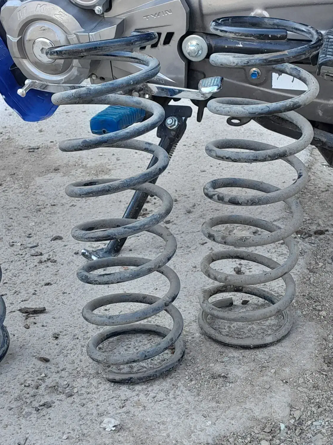 فنرلول تیبا دوگانه و تک سوز عقب باربند تیبا و|قطعات یدکی و لوازم جانبی|جوانرود, |دیوار