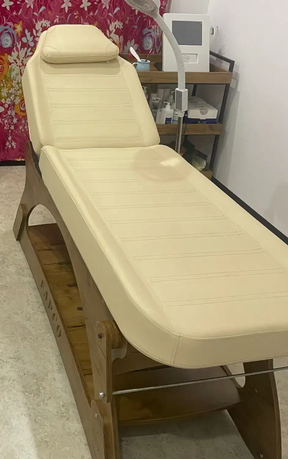 تخت فیشال ، ماساژ|آرایشگاه و سالن‌های زیبایی|ساری, |دیوار