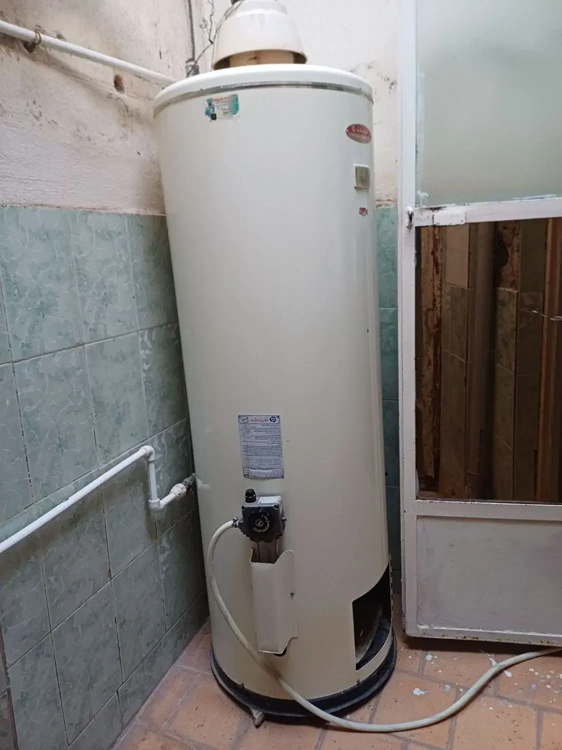 آبگرمکن زمینی|آبگرمکن، پکیج، شوفاژ|اقبالیه, |دیوار