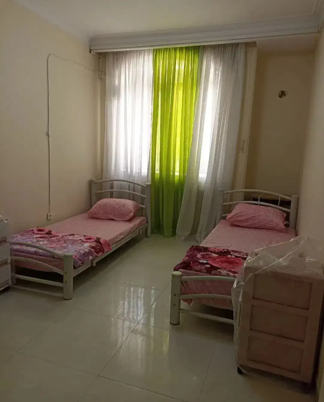 خانم جهت رسیدگی یک واحدمسکونی نیازمندم|استخدام سرایداری و نظافت|باغستان, |دیوار