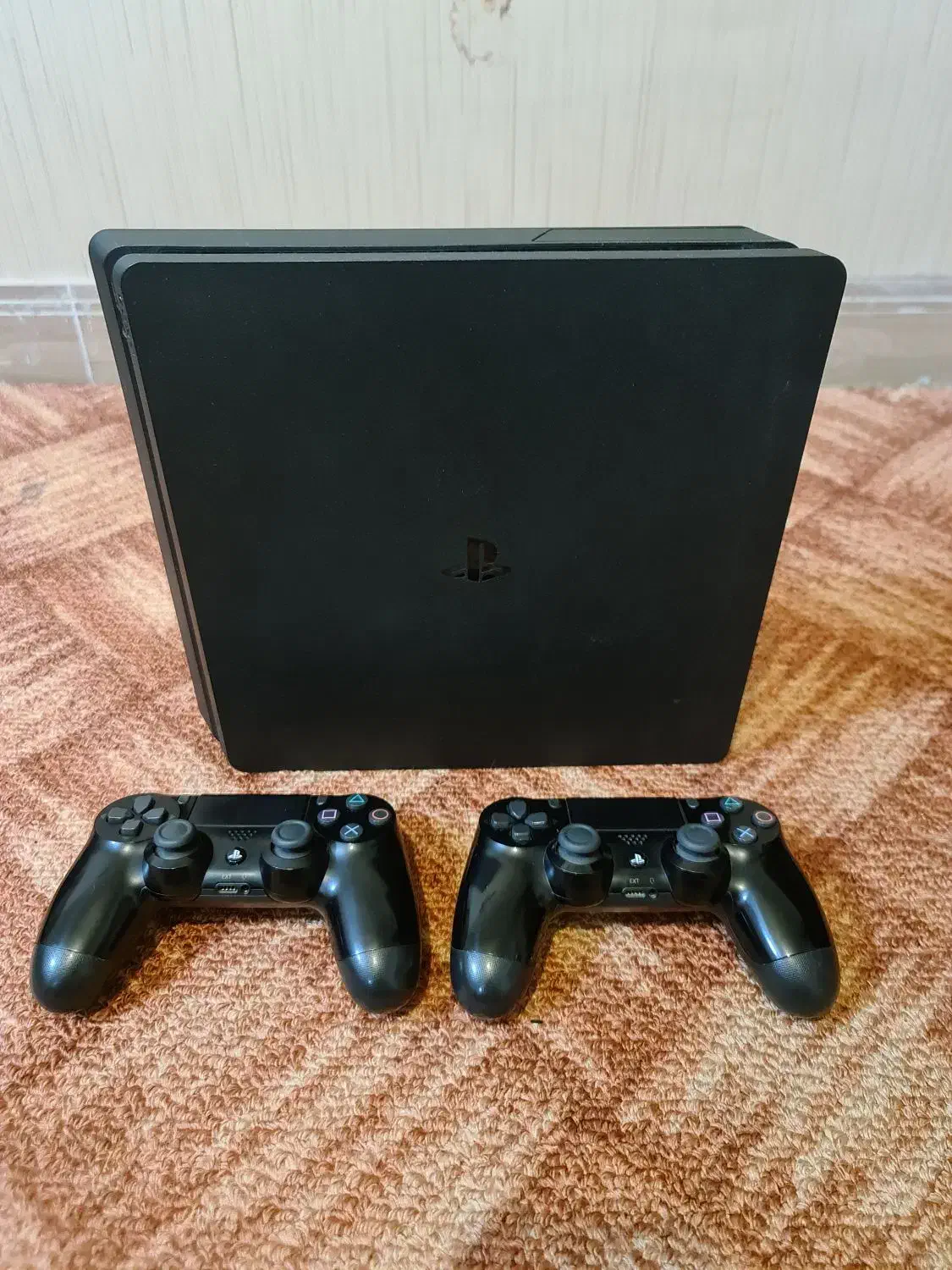 ps4 slim ۱ ترابایت همراه دو دسته و بازی های قانونی|کنسول، بازی ویدئویی و آنلاین|مشهد, فرهنگ|دیوار