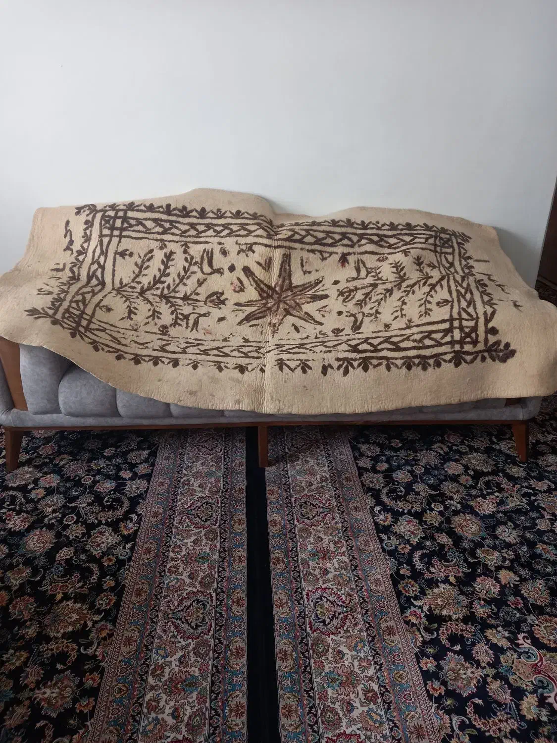 نمد ورگن اصل سایز بزرگ نونو|گلیم، جاجیم، گبه|کرمانشاه, |دیوار