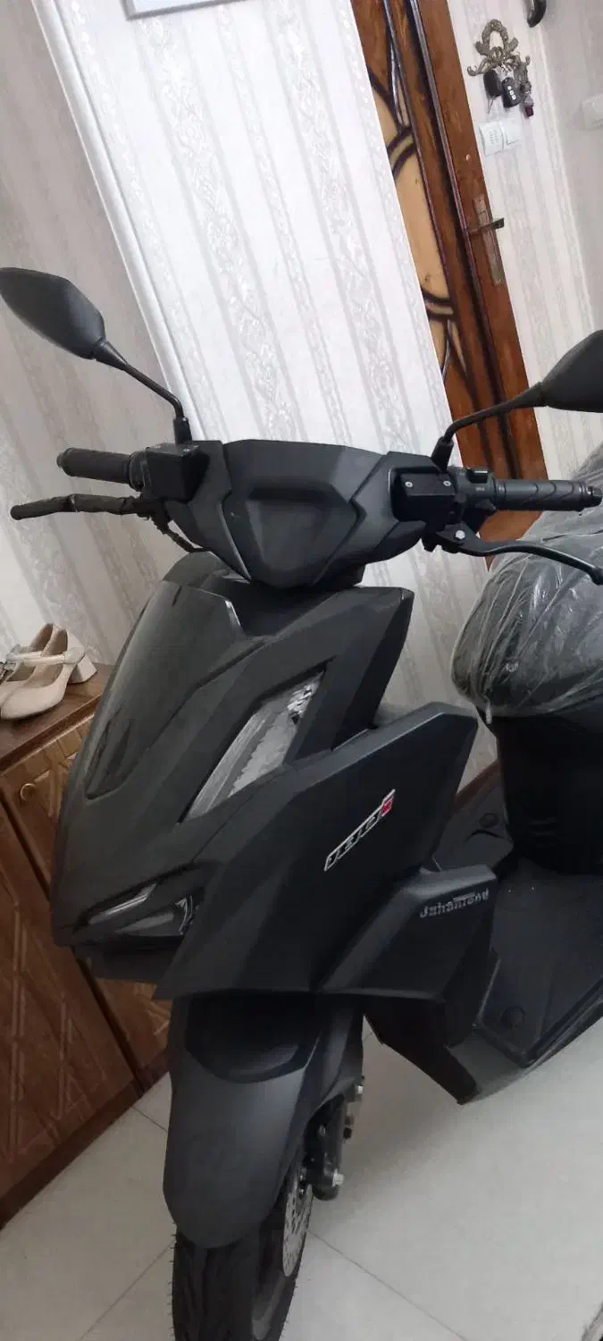 کلیک ۱۸۰ واریو1402|موتورسیکلت|تهران, آذری|دیوار