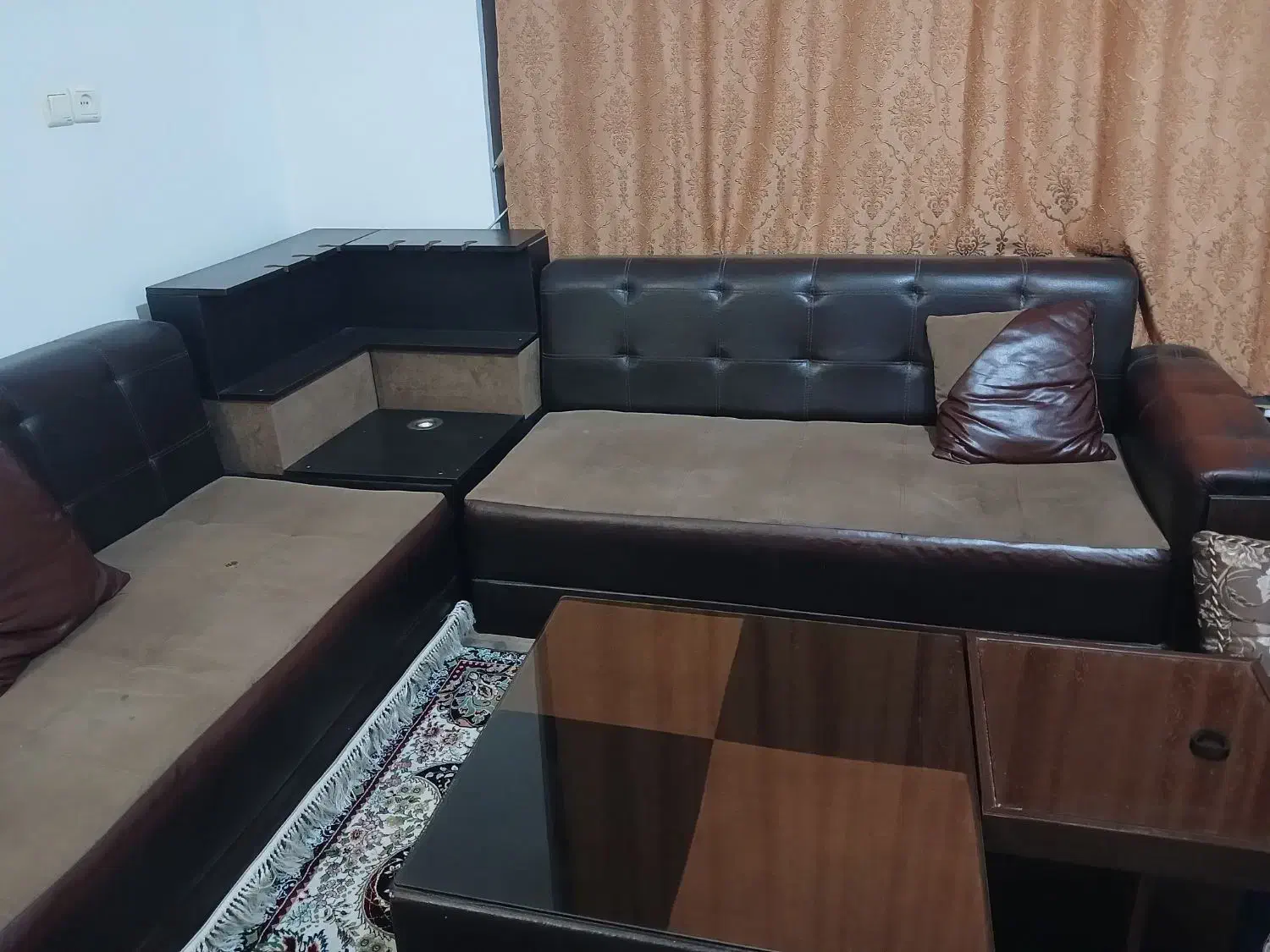 مبل ۷نفره چرم مخملی ۷۰۰۰۰۰۰|مبلمان خانگی و میز عسلی|شیراز, شیخ روزبهان|دیوار