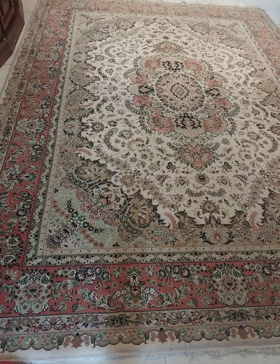 فرش ۹ متری باستان یزد|فرش|کرج, باغ سیب|دیوار