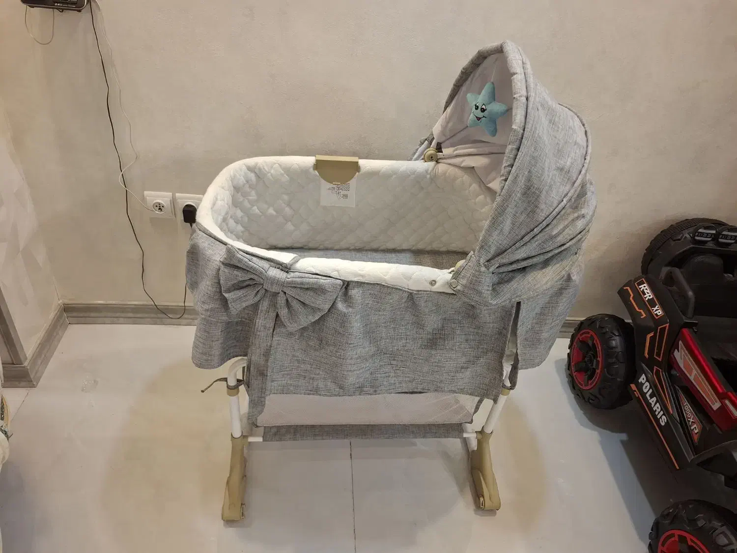 تخت نوزاد|تخت و صندلی بچه|اصفهان, پروین|دیوار