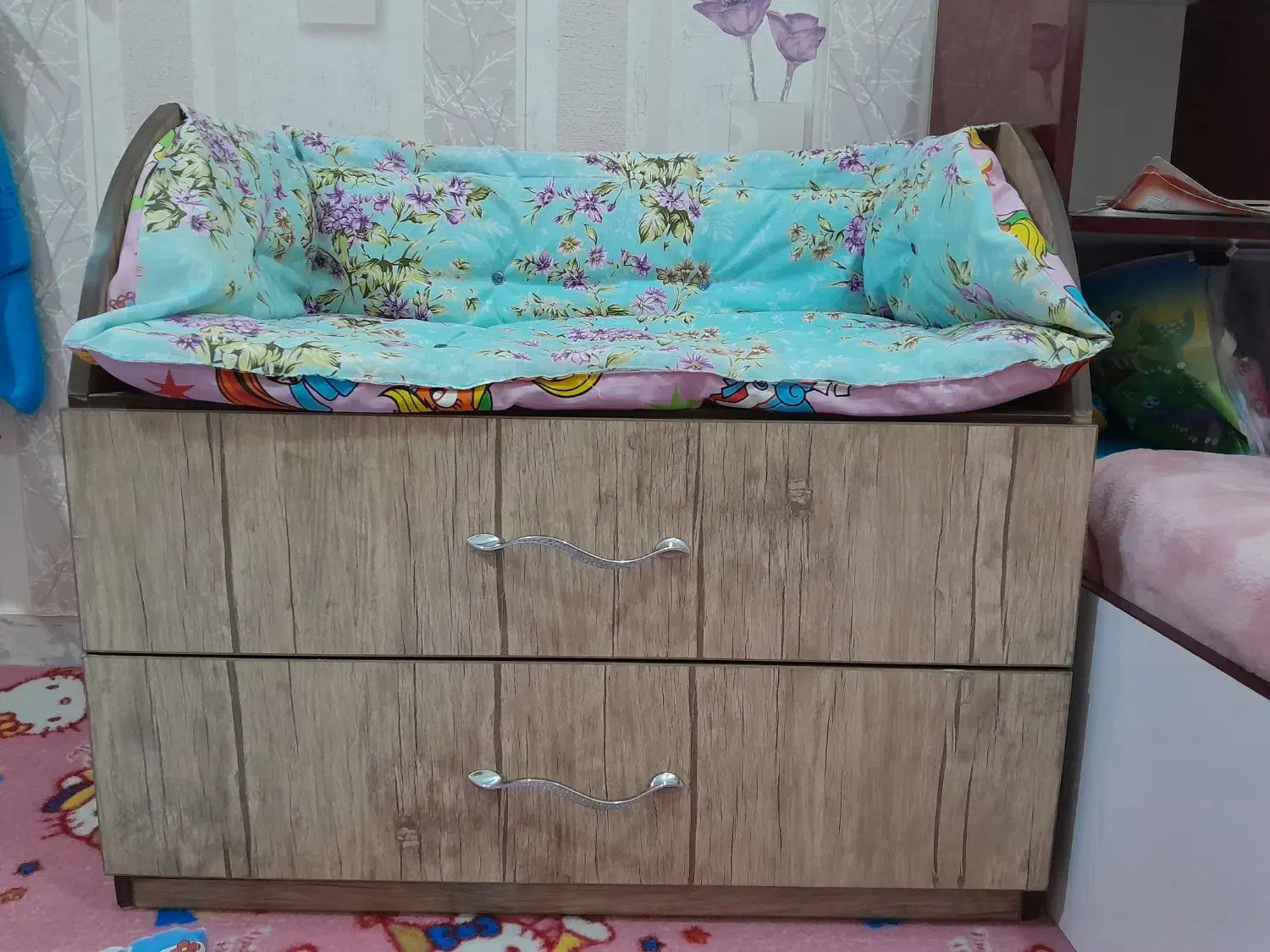 مبل کودک|تخت و صندلی بچه|بوشهر, |دیوار