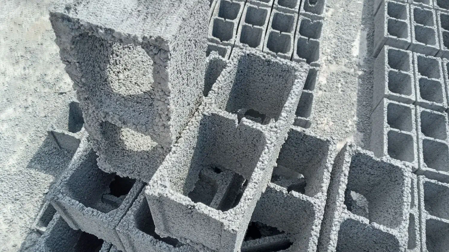 به یک یا دوکارگر ماهر برای بلوک زنی کلاف نیازمندیم|استخدام معماری، عمران و ساختمانی|پل سفید, |دیوار