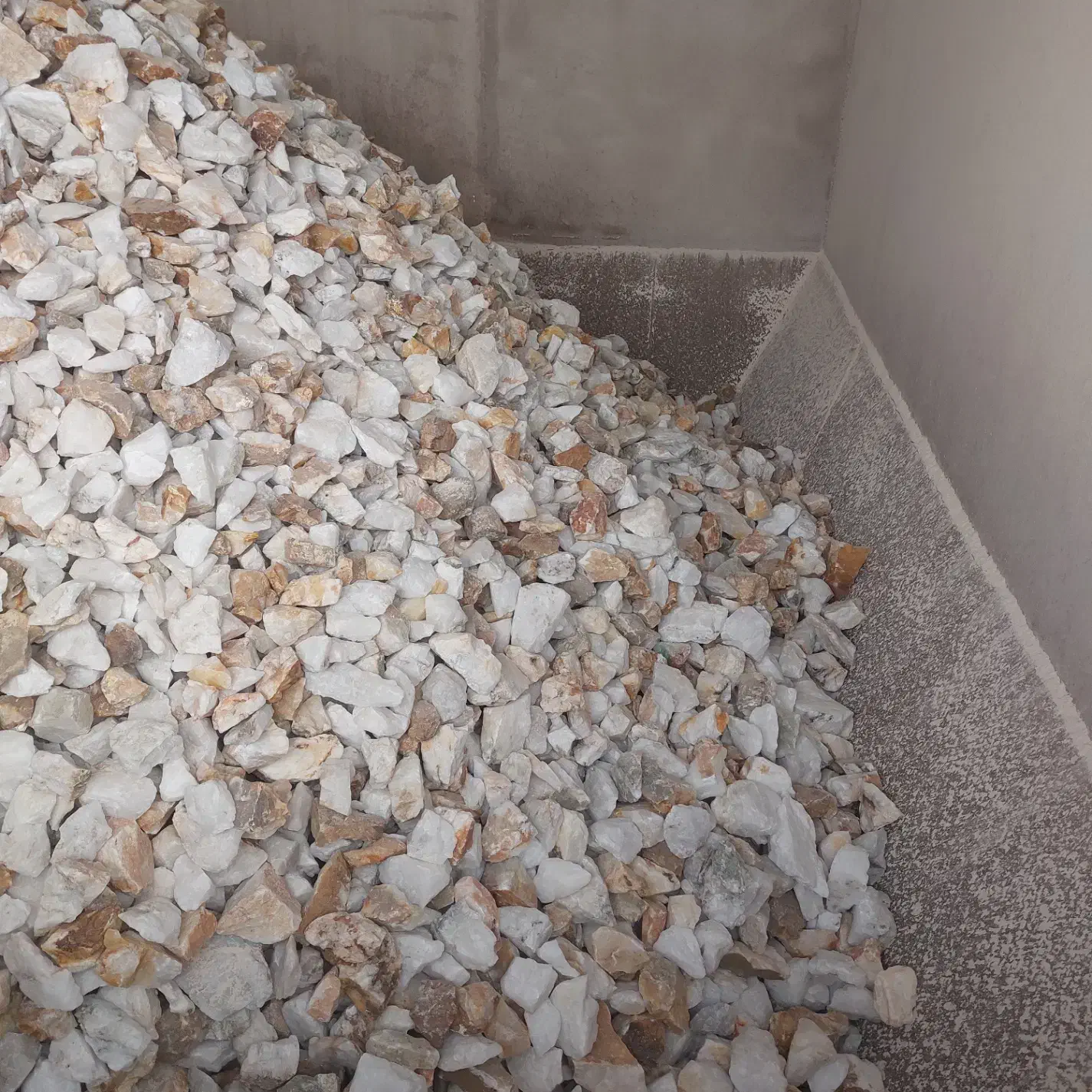 کارگر سنگ شکن|استخدام صنعتی، فنی، مهندسی|اصفهان, قهاب جنوبی|دیوار